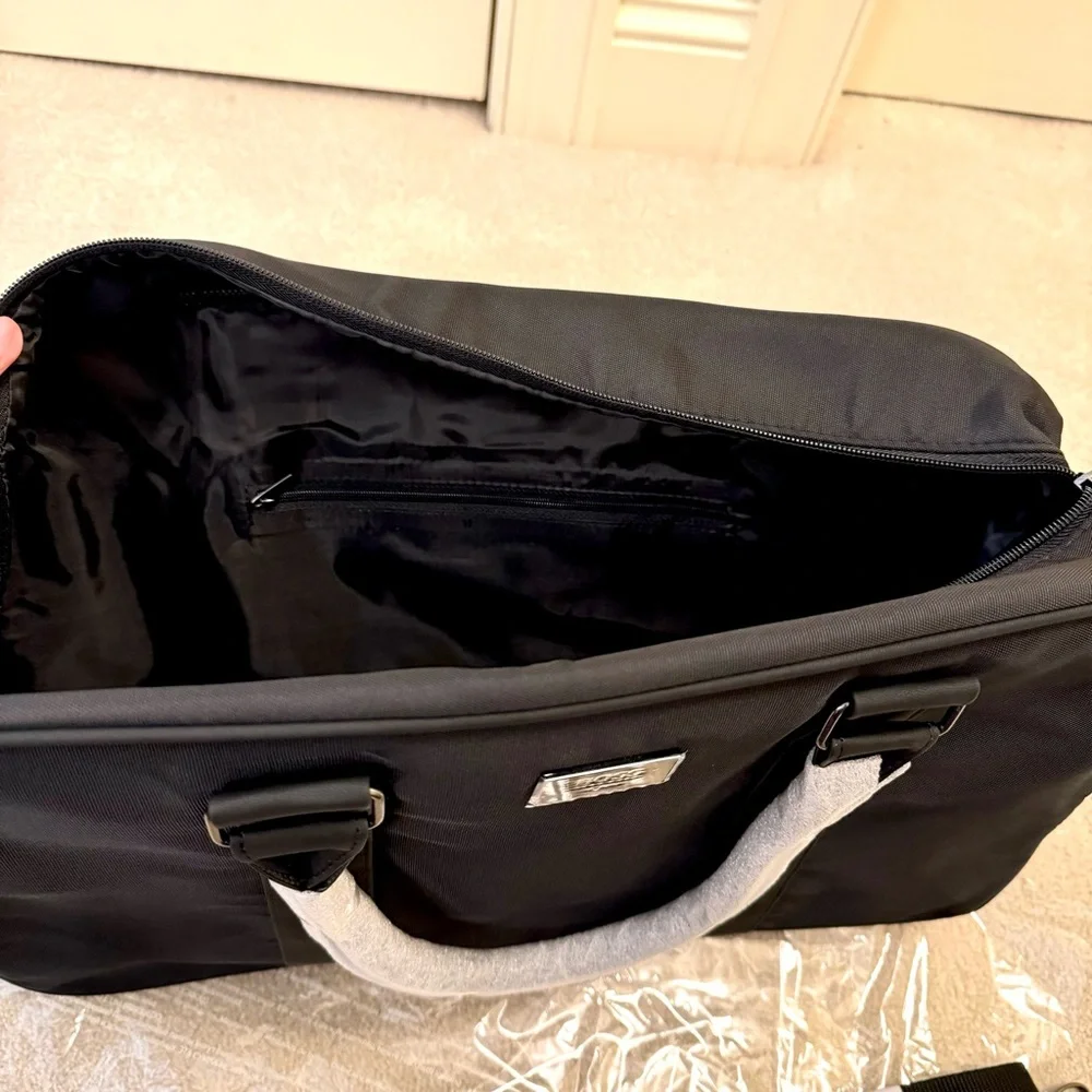 Hugo Boss Parfums Duffle Stylish Weekender Bag Travel Overnight Shoulder Strap